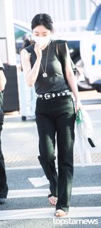 Bae Joo-hyun feet photo 17
