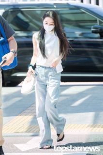 Bae Joo-hyun feet photo 14