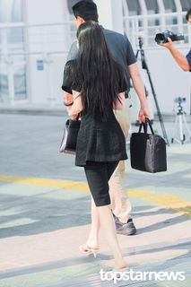 Bae Joo-hyun feet photo 10