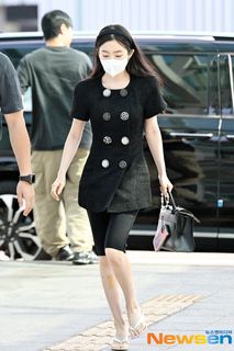 Bae Joo-hyun feet photo 8