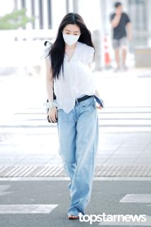 Bae Joo-hyun feet photo 11