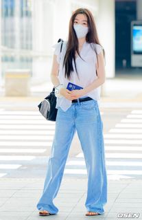 Bae Joo-hyun feet photo 10