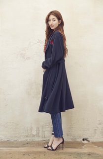 Bae Suzy feet photo thumbnail