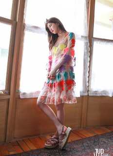 Bae Suzy feet photo thumbnail