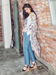 Bae Suzy feet photo thumbnail