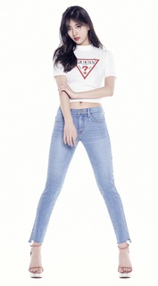 Bae Suzy feet photo thumbnail