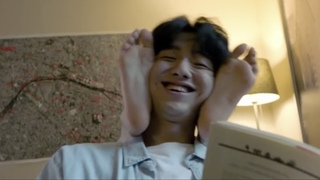 Bae Suzy feet photo thumbnail