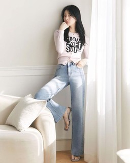 Bae Suzy feet photo thumbnail