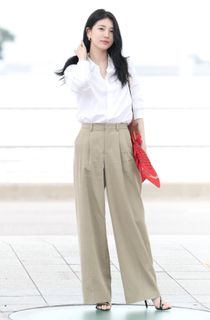 Bae Suzy feet photo thumbnail