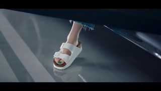 Bae Suzy feet photo thumbnail