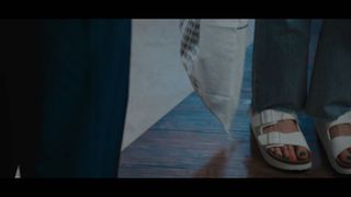 Bae Suzy feet photo thumbnail