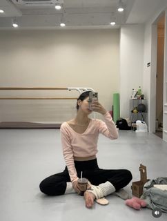 Bae Suzy feet photo thumbnail
