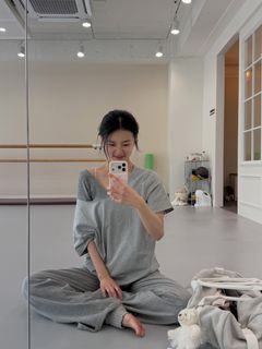 Bae Suzy feet photo 1