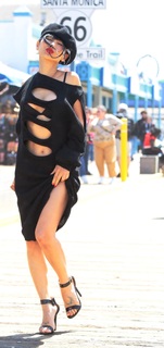 Bai Ling feet photo thumbnail