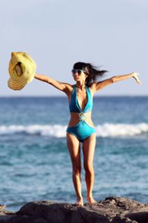 Bai Ling feet photo thumbnail
