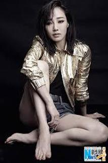 Baihe Bai feet photo 13