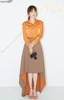 Baihe Bai feet photo 3