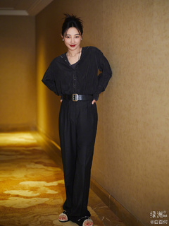Baihe Bai feet photo 17
