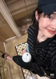Baihe Bai feet photo 4