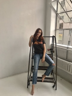 Bailee Madison feet photo thumbnail