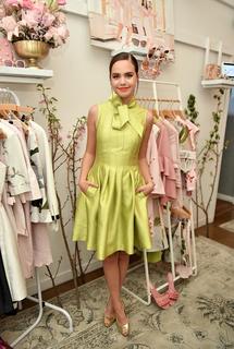 Bailee Madison feet photo thumbnail