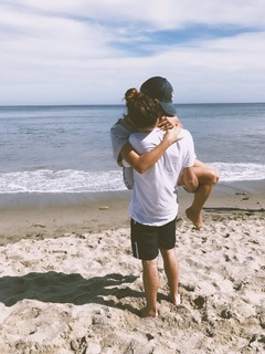 Bailee Madison feet photo thumbnail