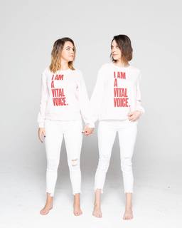 Bailee Madison feet photo thumbnail