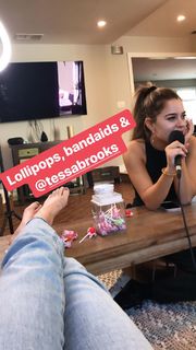 Bailee Madison feet photo thumbnail