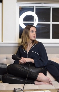 Bailee Madison feet photo thumbnail