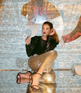 Bailee Madison feet photo thumbnail