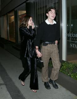 Bailee Madison feet photo thumbnail