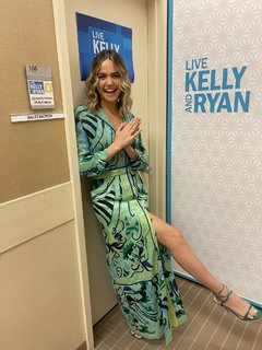 Bailee Madison feet photo thumbnail