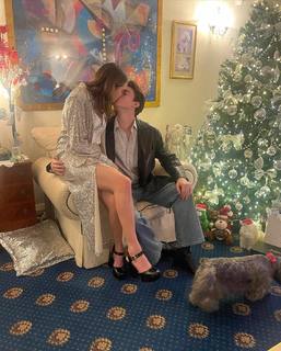 Bailee Madison feet photo thumbnail