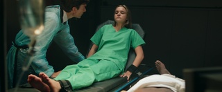 Bailee Madison feet photo thumbnail