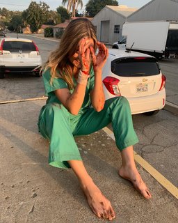 Bailee Madison feet photo thumbnail