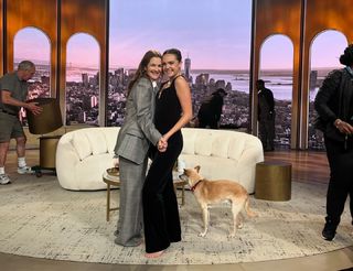 Bailee Madison feet photo thumbnail