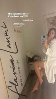 Bailee Madison feet photo thumbnail