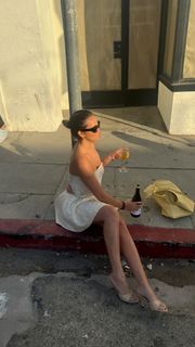 Bailee Madison feet photo thumbnail