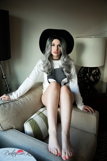 Bailey Jay feet photo thumbnail