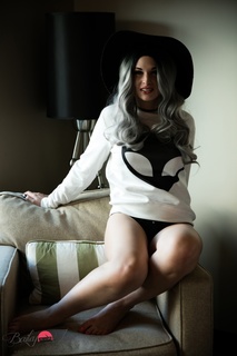 Bailey Jay feet photo thumbnail