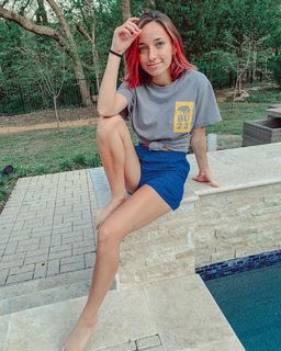 Bailey McKnight feet photo 11
