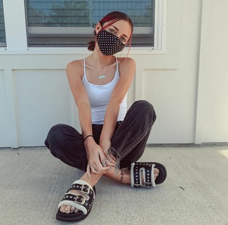 Bailey McKnight feet photo 4
