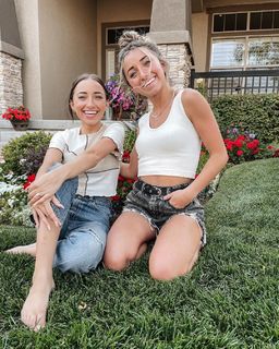 Bailey McKnight feet photo 15