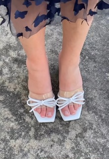 Bailey McKnight feet photo 2