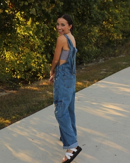 Bailey McKnight feet photo 3