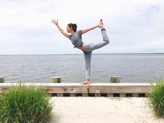 Bailey Noble feet photo 18