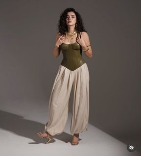 Balkis Ksoury feet photo 8
