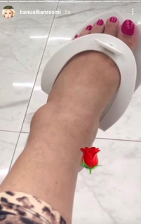 Banu Alkan feet photo 2