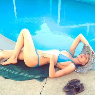 Bar Paly feet photo thumbnail