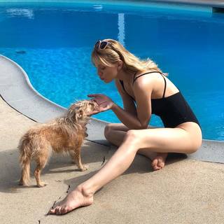 Bar Paly feet photo thumbnail